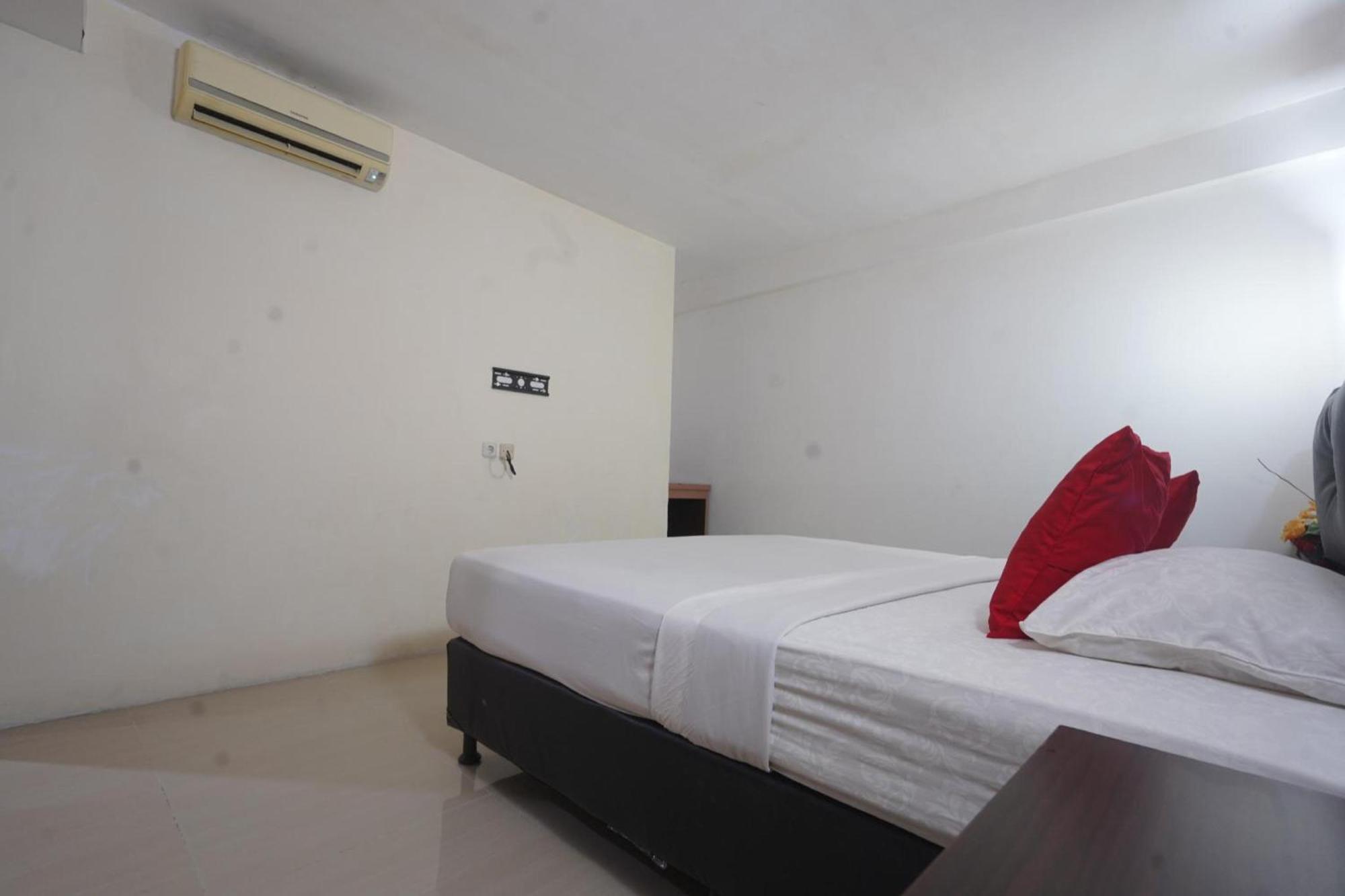 Collection O Losari Near Pantai Losari Formerly Hotel Grand Populer Makassar Eksteriør billede
